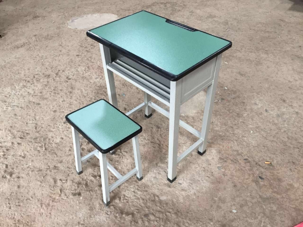 学生桌椅